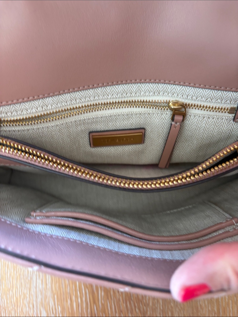 Tory Burch Quilted Chain-Shoulder Bag in Blush Pink with Gold Hardware - Picture 3 of 6